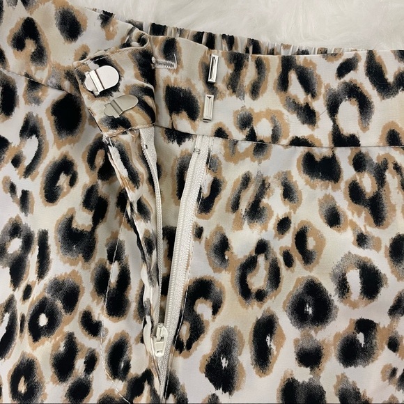 Glassons Leopard Print Shorts, Size 8 - Picture 5 of 6